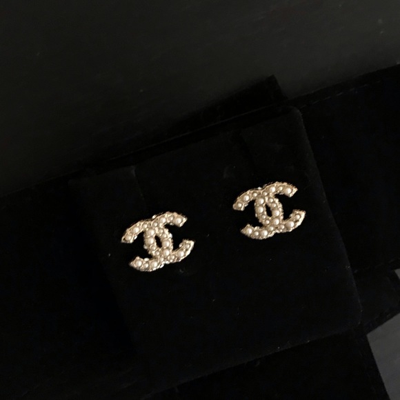 CHANEL Jewelry - Chanel Pearl Stud Earrings